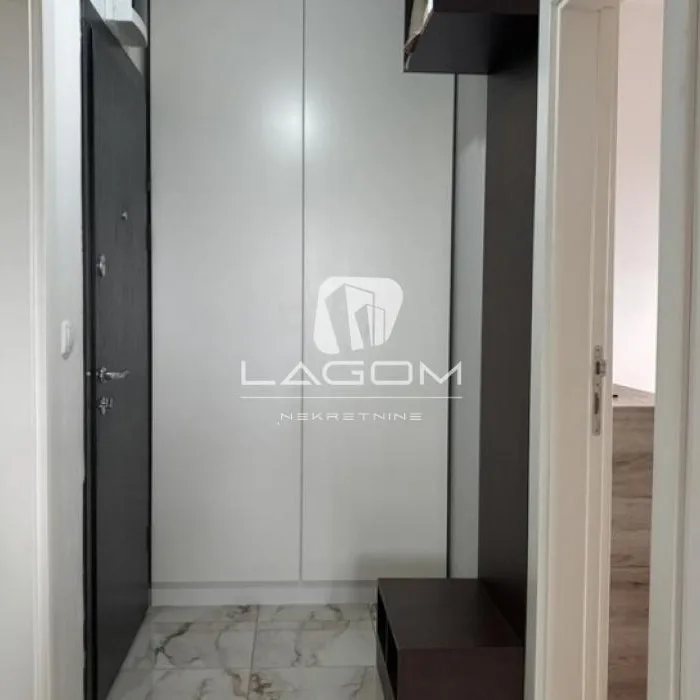 Trosoban stan na prodaju, Ledine, Beograd, 59m², 174.000 €