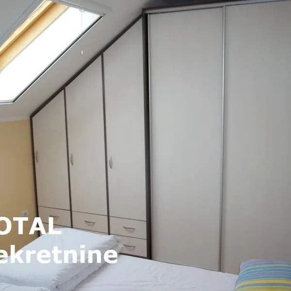 Trosoban stan na prodaju, Centar, Novi Sad, 76m², 3. sprat, 185.400 €