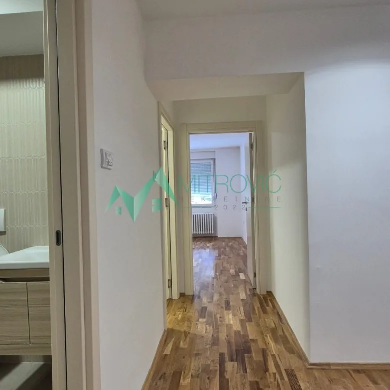 Četvorosoban stan na prodaju, Banatić, Novi Sad, 95m², 277.070 €