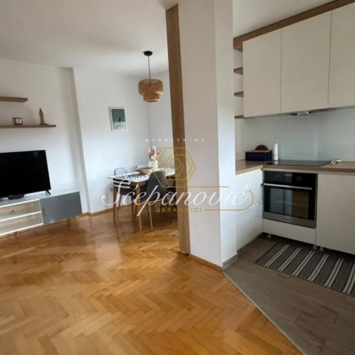 Stan Prodaja Novi Sad  65 m2