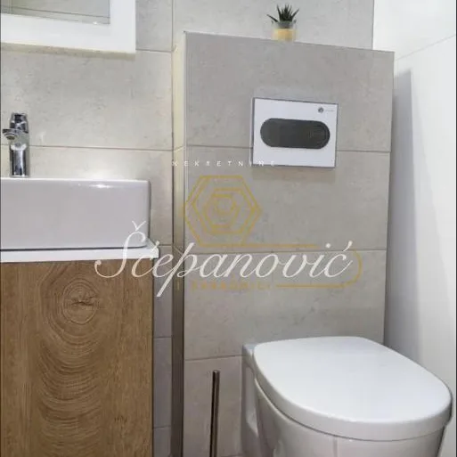 Dvosoban stan za izdavanje, Grbavica, Novi Sad, 46m², 800 €/mes