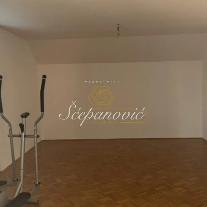 Kuća na prodaju, Kać, Novi Sad, 326m², 260.000 €