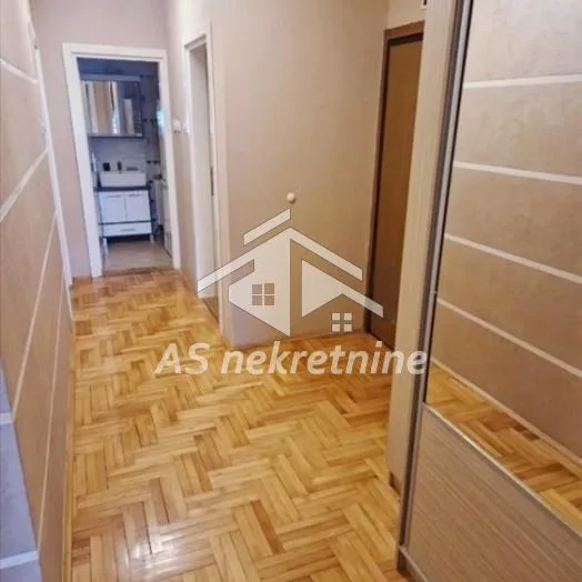 Četvorosoban stan za izdavanje, Denkova Bašta, Beograd, 98m², 1.000 €/mes