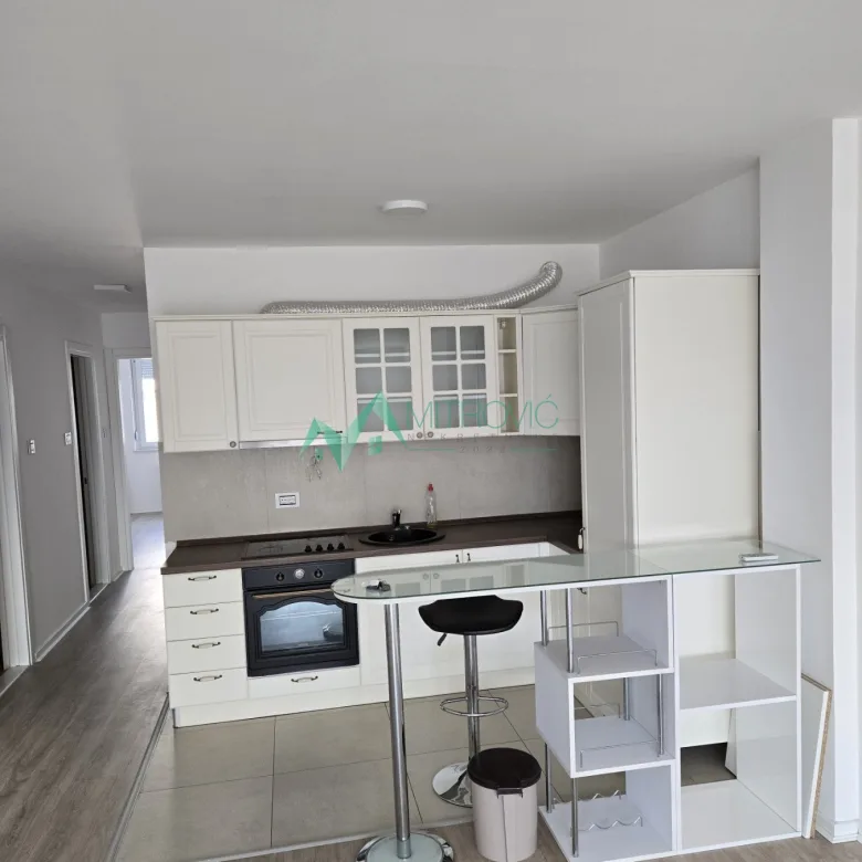 Stan Prodaja Novi Sad  104 m2