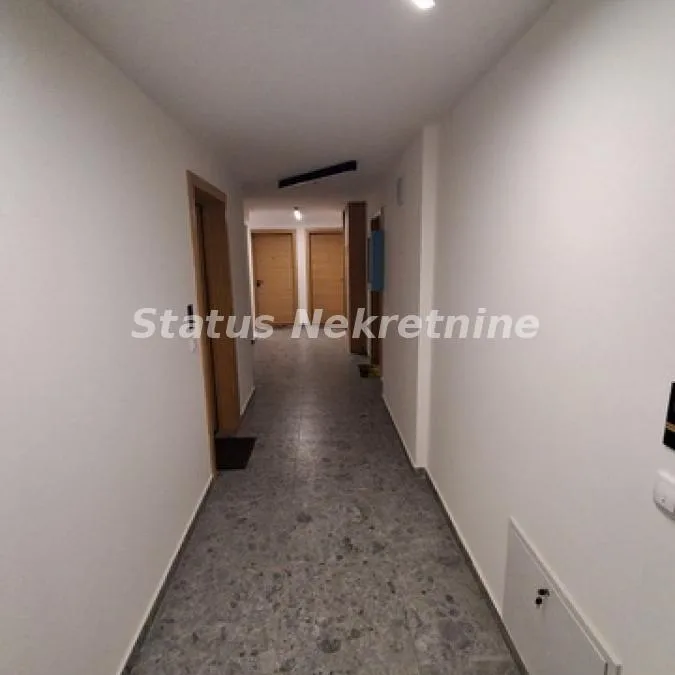 Trosoban stan na prodaju, Podbara, Novi Sad, 64m², 210.950 €