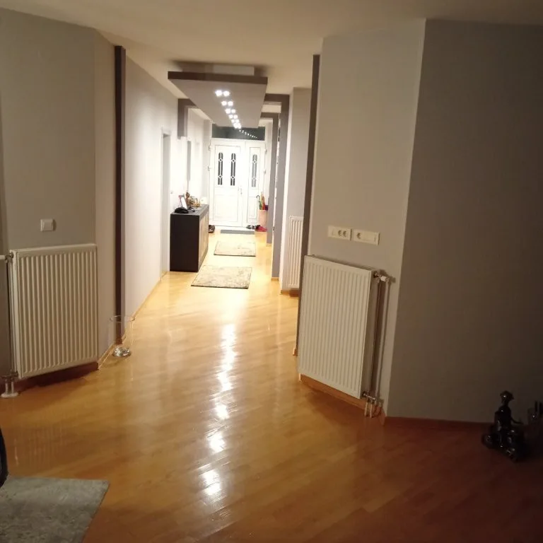 Lokal na prodaju, Ruma, 390m², 1. sprat, 412.000 €