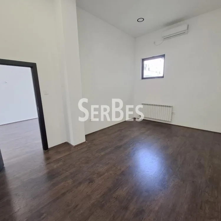 Lokal za izdavanje, Centar, Novi Sad, 128m², 1.400 €/mes