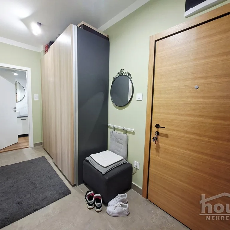 Trosoban stan na prodaju, Avijatičarsko Naselje, Novi Sad, 60m², 3. sprat, 185.900 €