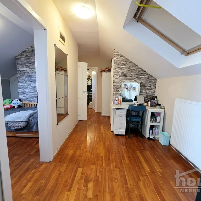 Četvorosoban stan na prodaju, Grbavica, Novi Sad, 102m², 3. sprat, 275.000 €