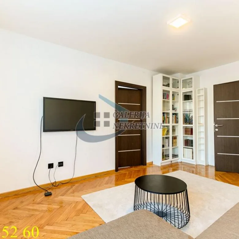 Trosoban stan na prodaju, Knez Mihailova, Beograd, 68m², 570.000 €