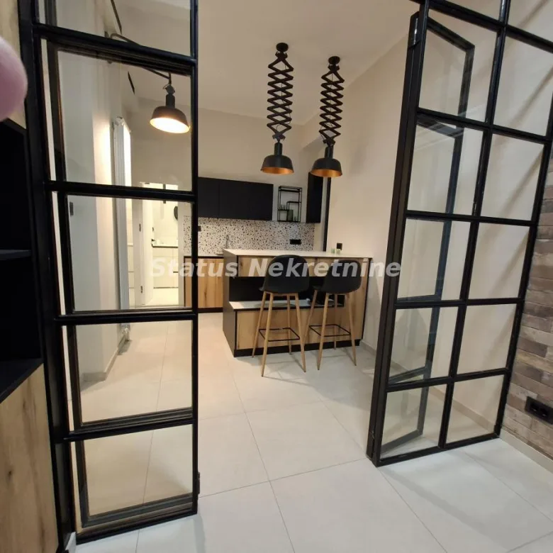 Stan Prodaja Novi Sad  100 m2