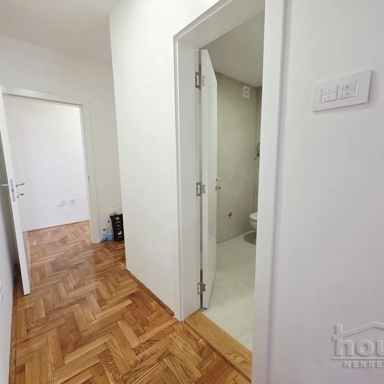 Trosoban stan na prodaju, Bulevar Patrijarha Pavla, Novi Sad, 66m², 171.600 €