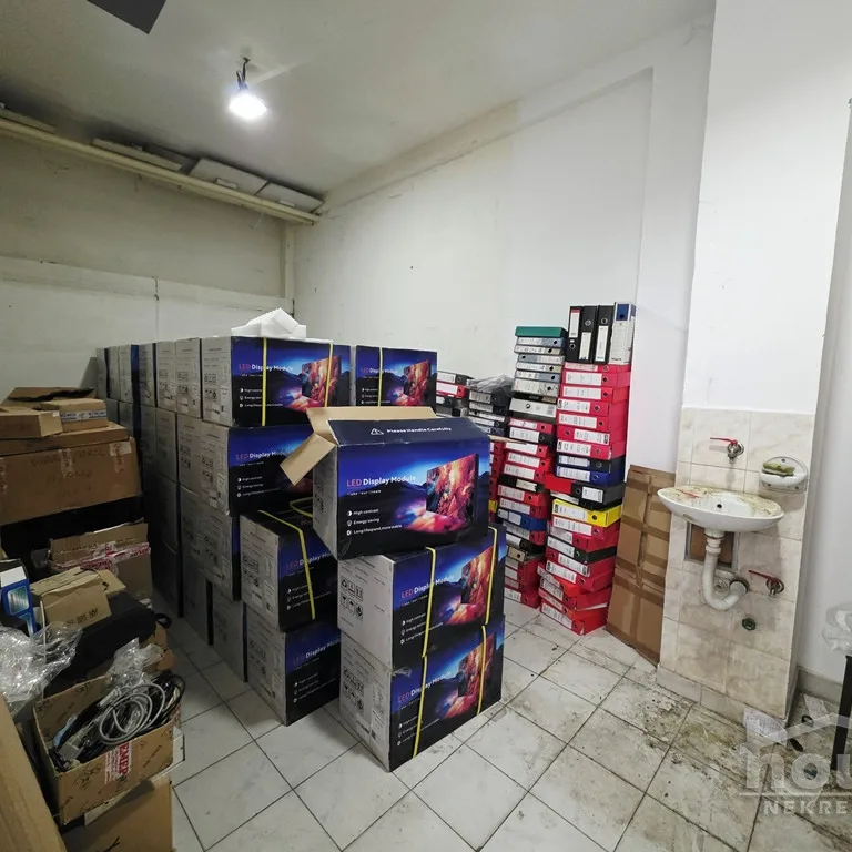 Lokal Izdavanje Novi Sad  140 m2