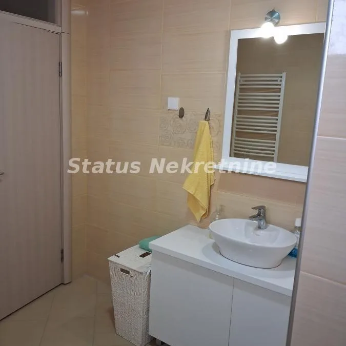 Kuća za izdavanje, Sremska Kamenica, Novi Sad, 157m², 1.600 €/mes