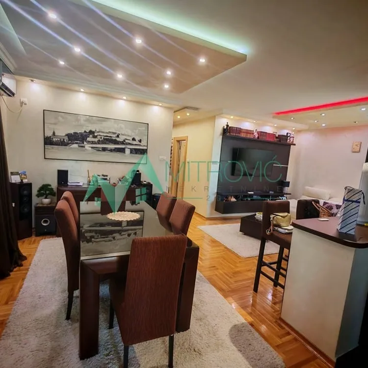 Stan Prodaja Novi Sad  72 m2