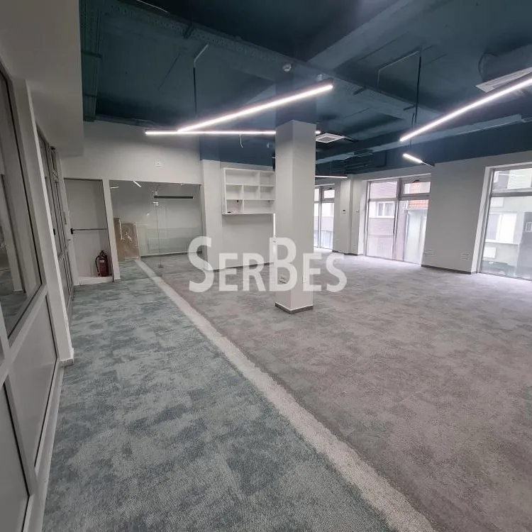 Lokal za izdavanje, Bulevar Oslobođenja, Novi Sad, 131m², 1.572 €/mes