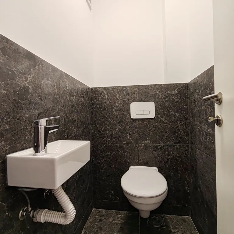 Trosoban stan na prodaju, Centar, Novi Sad, 63m², 1. sprat, 201.600 €