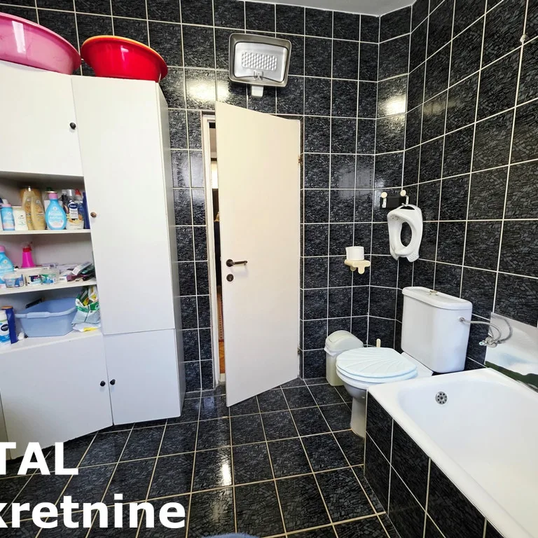 Kuća na prodaju, Blizina Centra, Temerin, 158m², 241.500 €