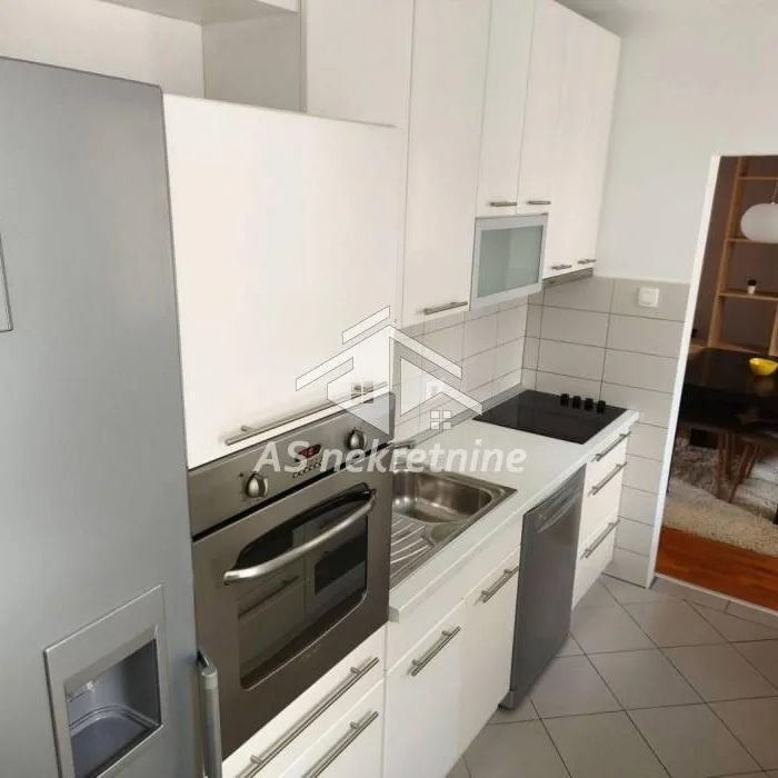 Stan Izdavanje Beograd Blok 70a 72 m2