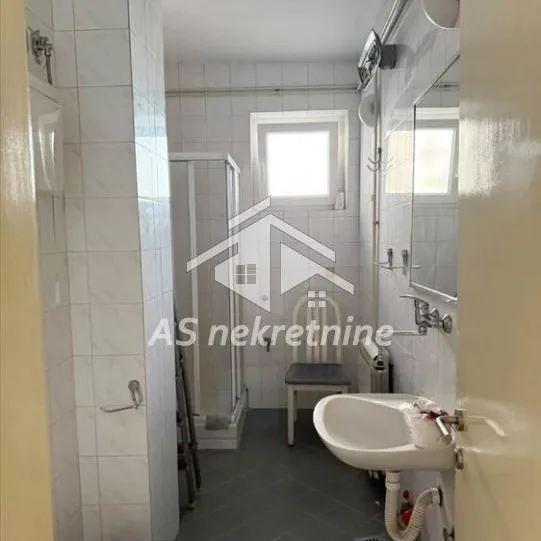 Dvosoban stan za izdavanje, Pravni Fakultet – Vračar, Beograd, 80m², 900 €/mes