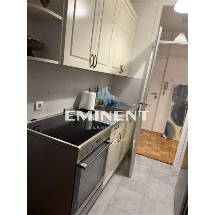 Stan Izdavanje Beograd Blok 61 53 m2