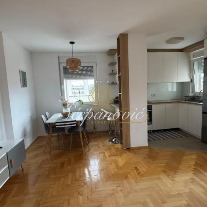 Stan Prodaja Novi Sad  65 m2