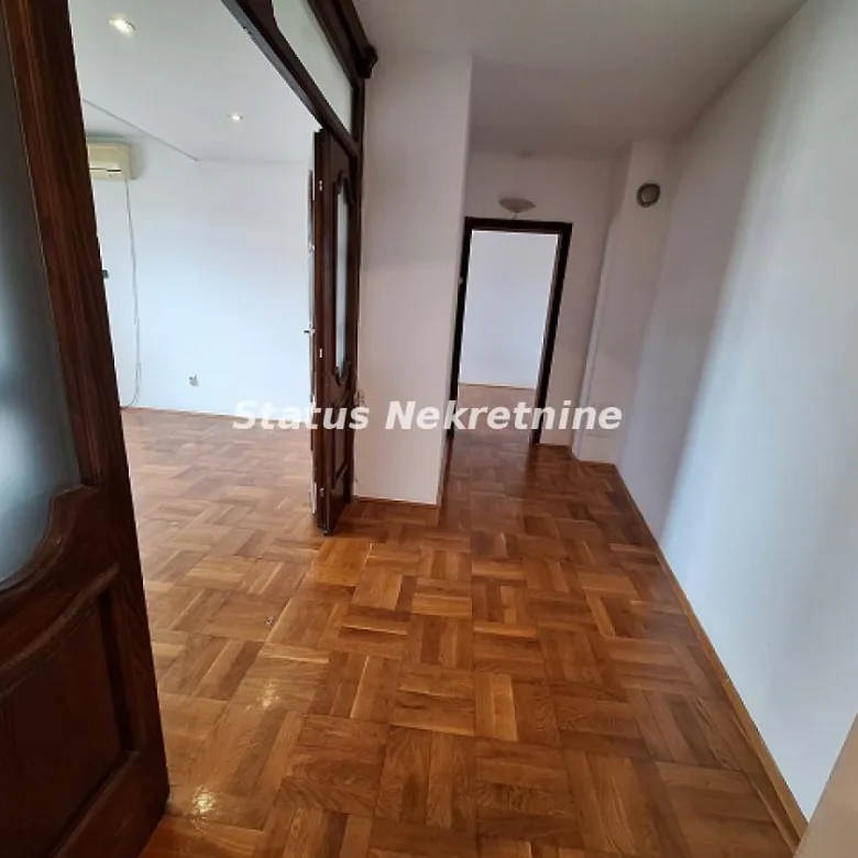 Stan Izdavanje Novi Sad  50 m2