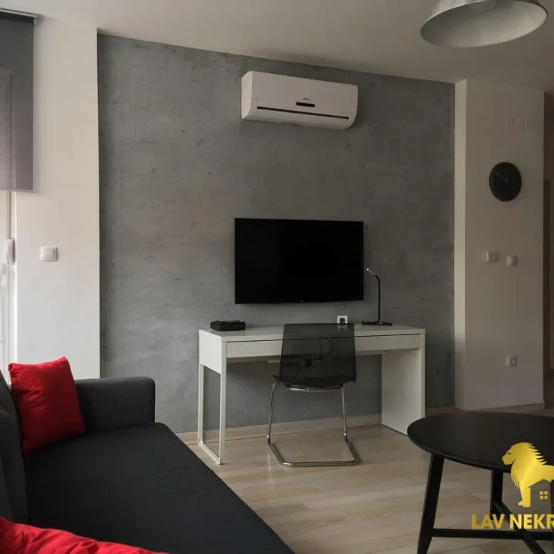 Stan Izdavanje Novi Sad  46 m2