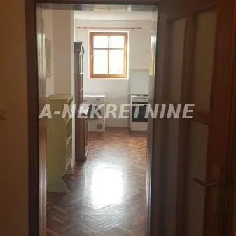 Stan Izdavanje Novi Sad  80 m2