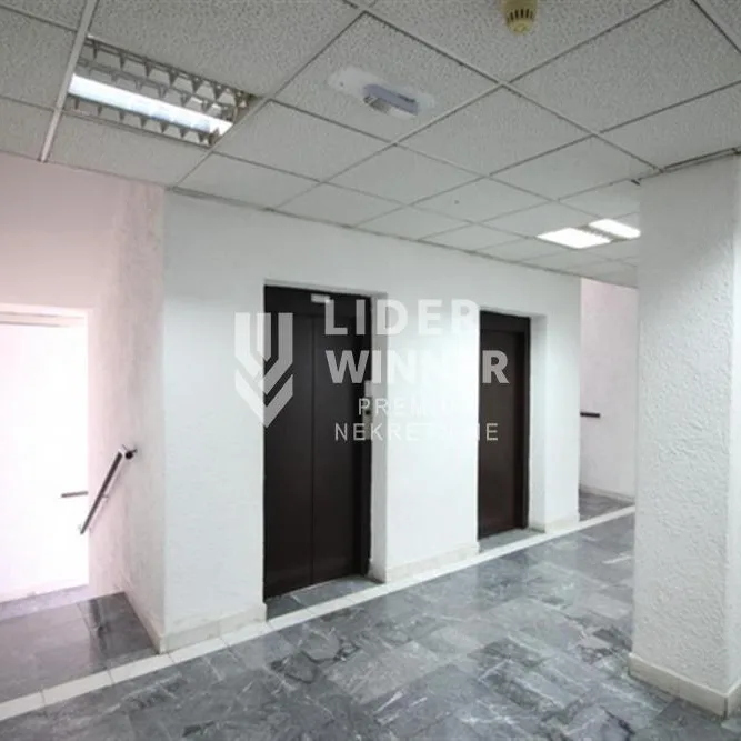 Lokal za izdavanje, Centar, Beograd, 220m², 1.950 €/mes