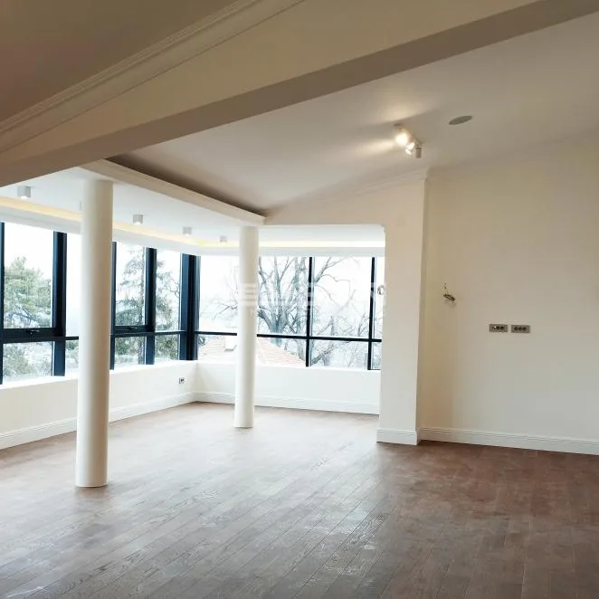 Četvorosoban stan za izdavanje, Senjak, Beograd, 173m², 3.500 €/mes