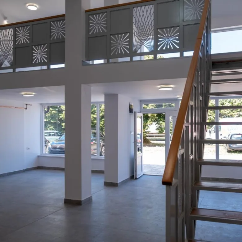 Lokal Izdavanje Novi Sad  123 m2