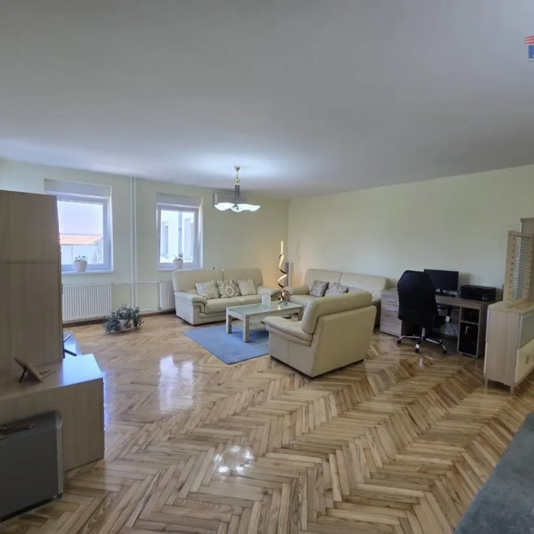 Stan Prodaja Novi Sad  80 m2