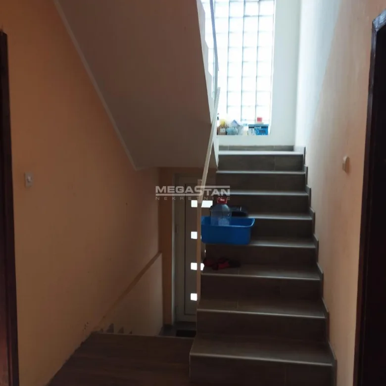 Kuća na prodaju, Starčevo, Pančevo, 359m², Suteren, 165.000 €