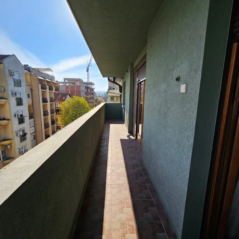 Troiposoban stan za izdavanje, Bulevar Oslobođenja, Novi Sad, 78m², 750 €/mes