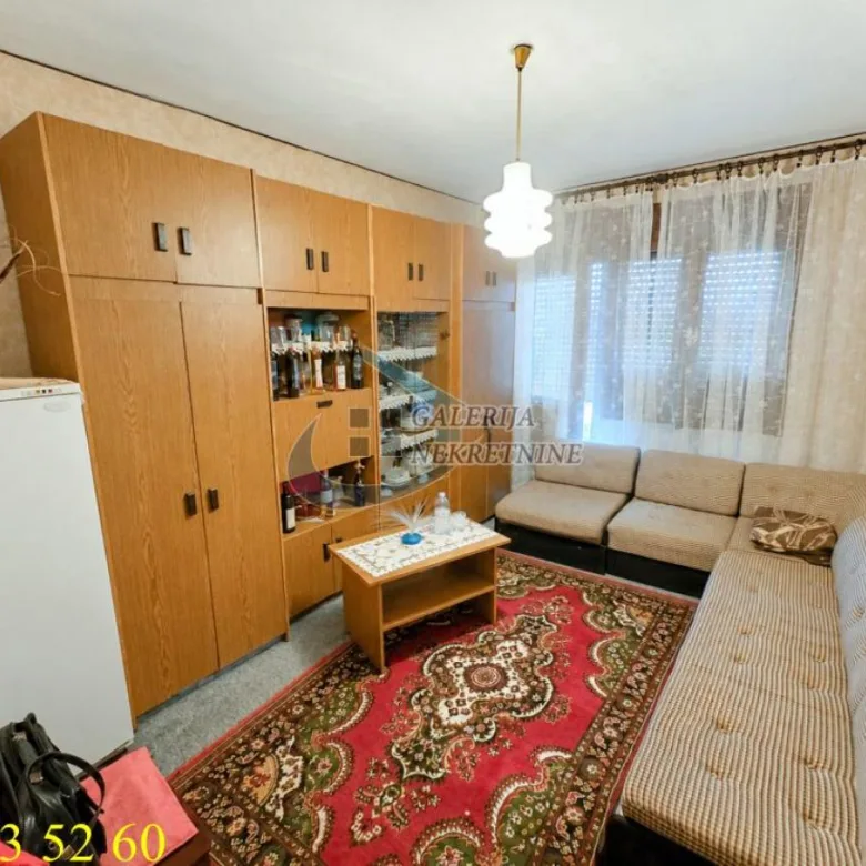 Kuća na prodaju, Centar, Inđija, 240m², 140.000 €