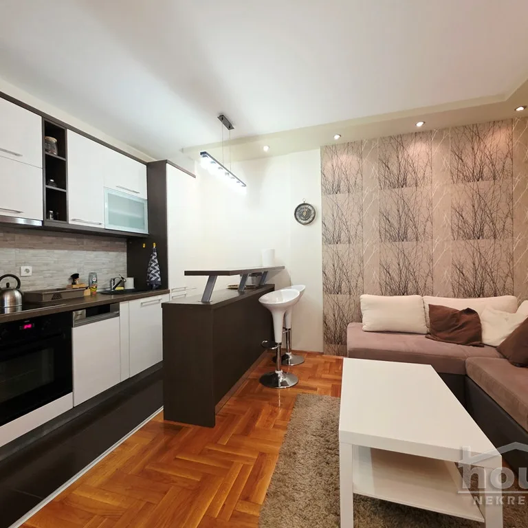 Stan Prodaja Novi Sad  40 m2