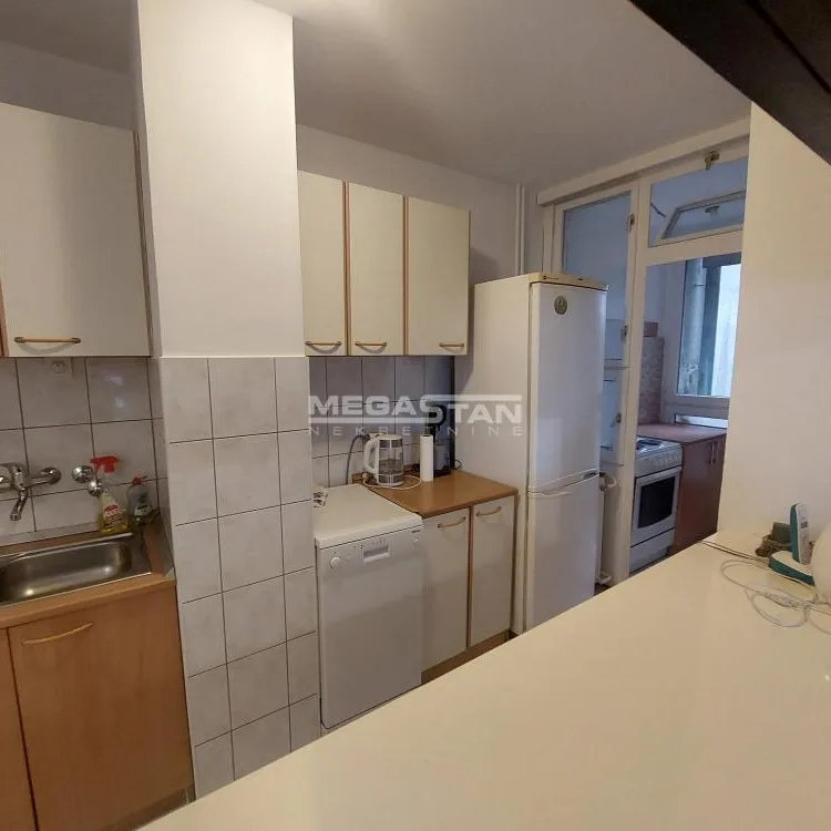 Stan Izdavanje Beograd Banjica 77 m2
