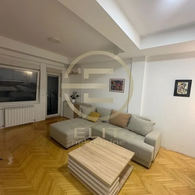 Stan Izdavanje Novi Sad  49 m2