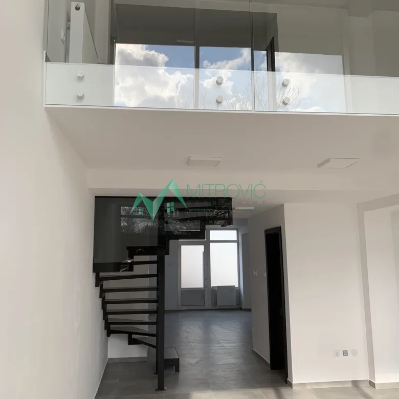 Lokal Prodaja Novi Sad  182 m2