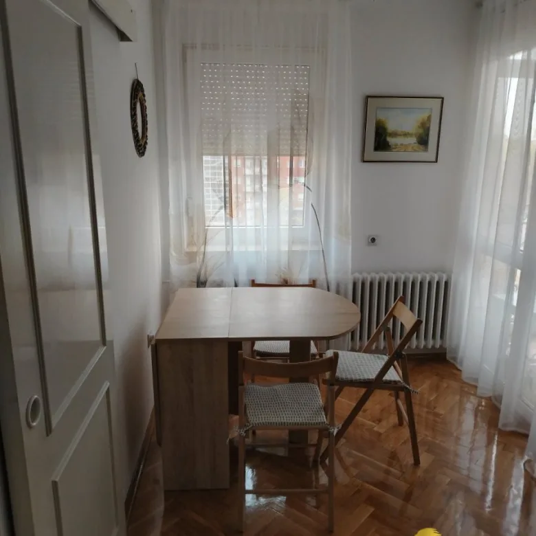Stan Izdavanje Novi Sad  44 m2