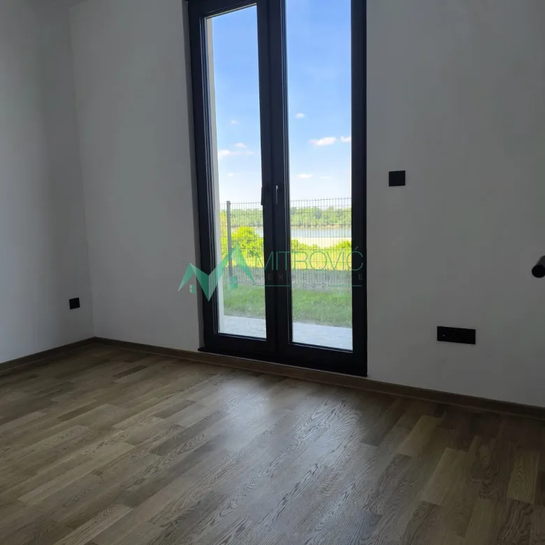Četvorosoban stan na prodaju, Sremska Kamenica, Novi Sad, 106m², 330.270 €