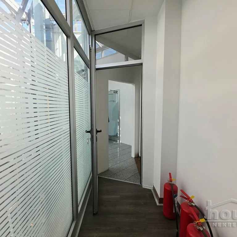 Lokal za izdavanje, Bulevar Oslobođenja, Novi Sad, 352m², 4.560 €/mes