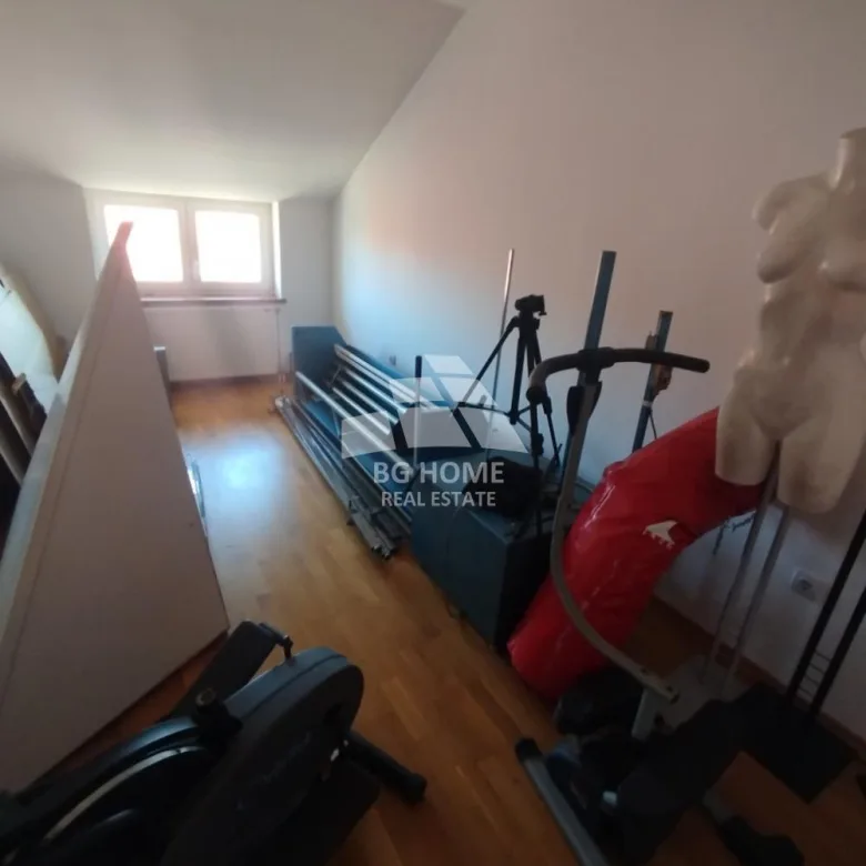 Lokal Izdavanje Beograd Batajnica 135 m2