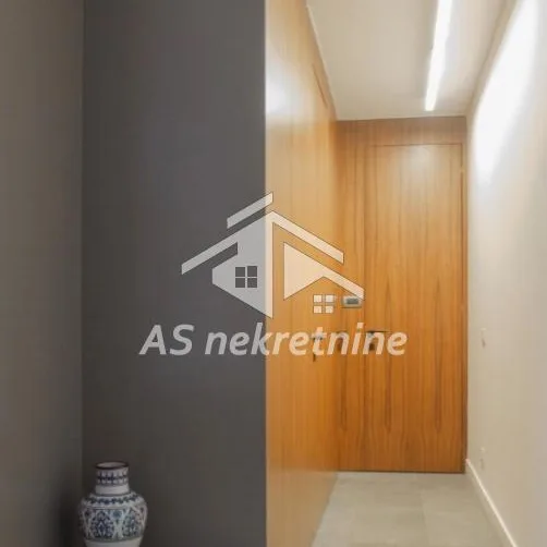 Trosoban stan za izdavanje, Južni Bulevar, Beograd, 62m², 2. sprat, 1.700 €/mes