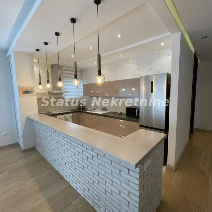 Stan Izdavanje Novi Sad  105 m2