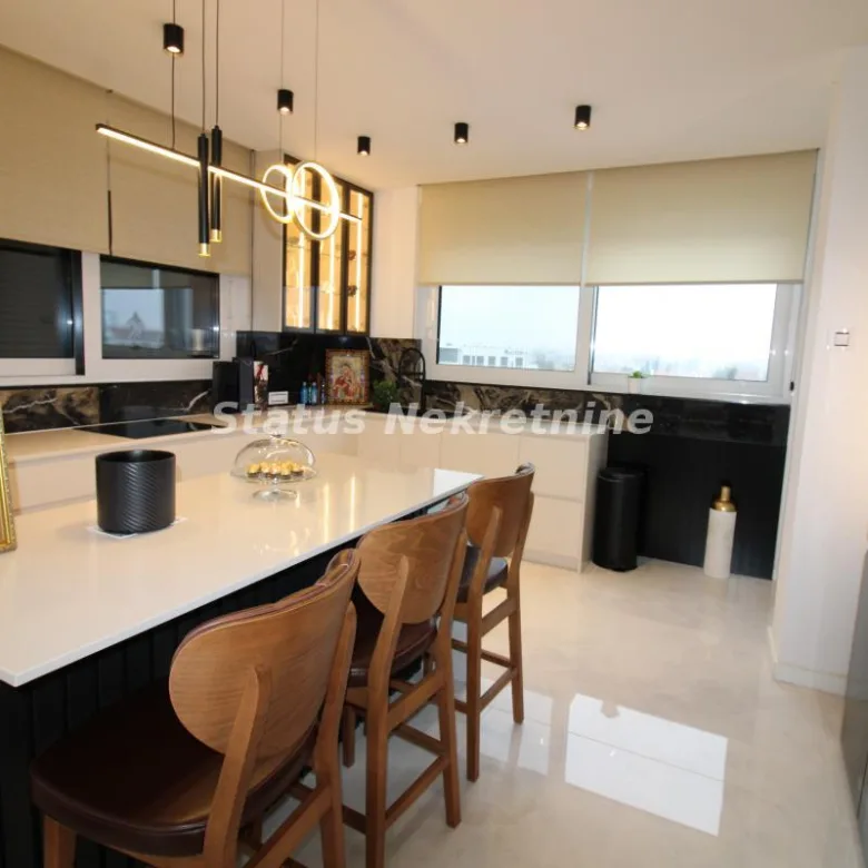 Višesoban stan za izdavanje, Telep, Novi Sad, 200m², 4.500 €/mes