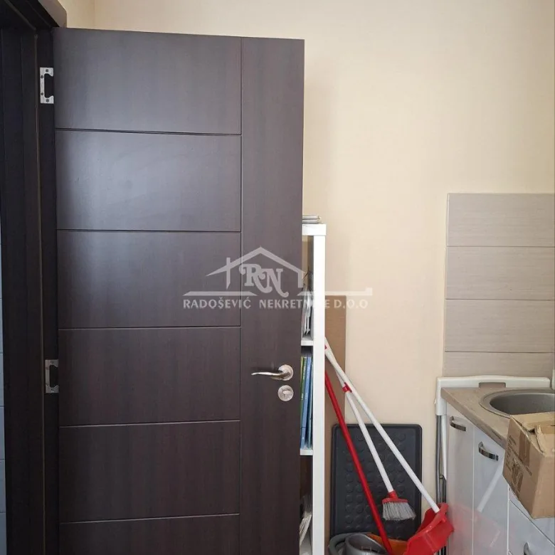 Lokal Izdavanje Beograd Blok 22 30 m2