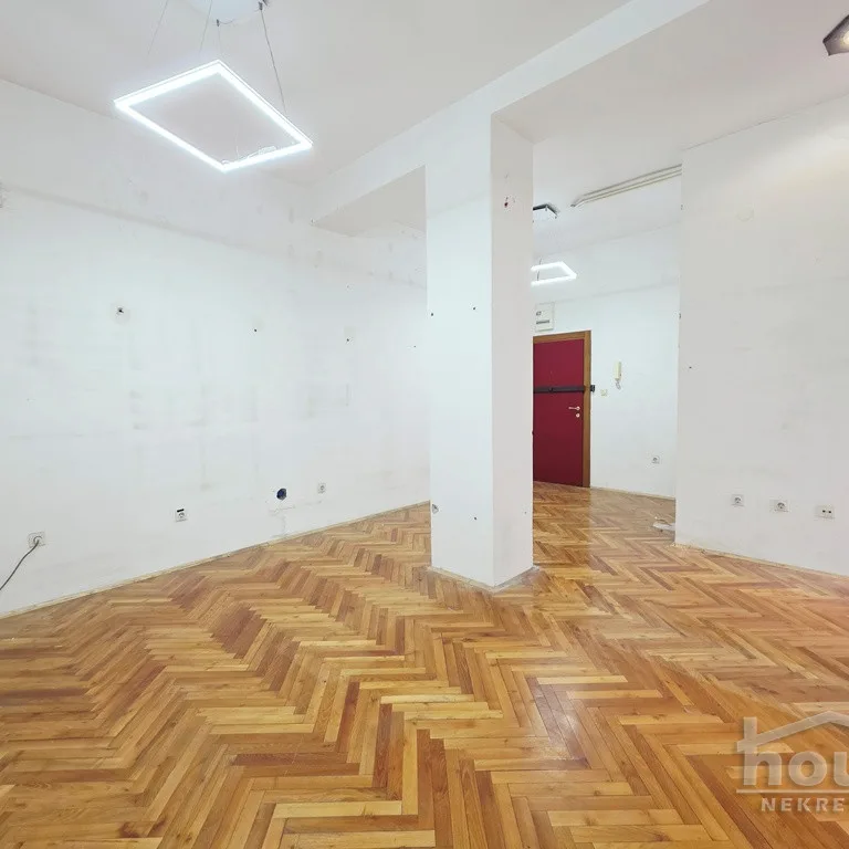 Lokal Izdavanje Novi Sad  140 m2
