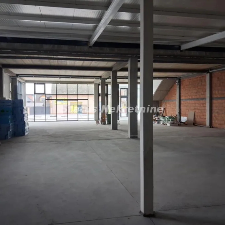 Lokal Izdavanje Novi Sad  660 m2